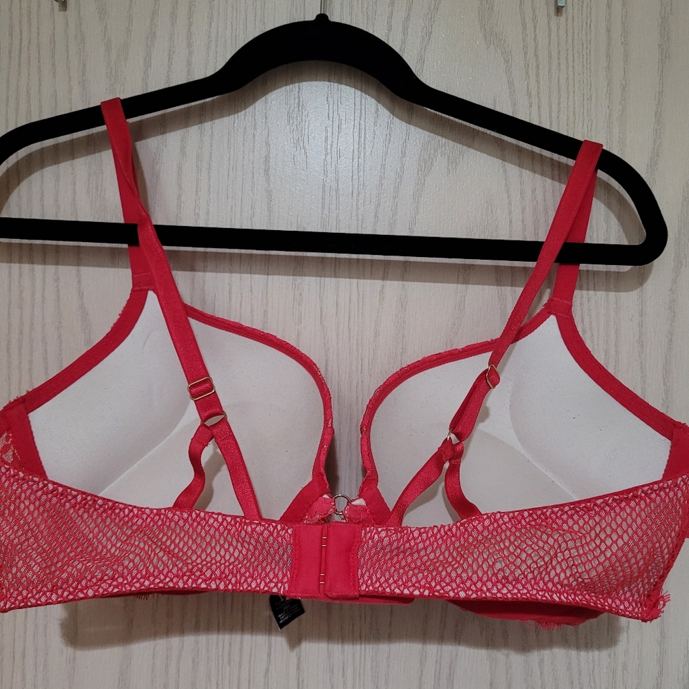 VS Bombshell